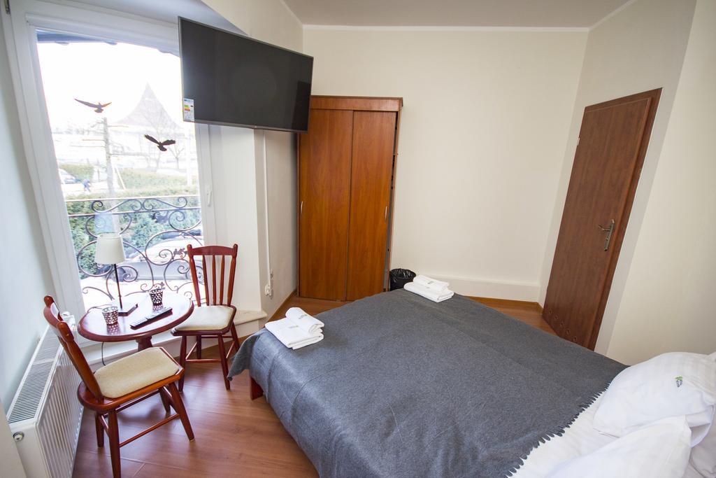 Bed and Breakfast Royal House Гданьск Экстерьер фото